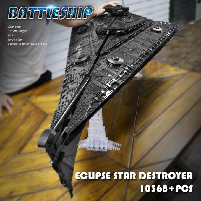 Mould King 21004 UCS Eclipse-class Dreadnought - Image 3