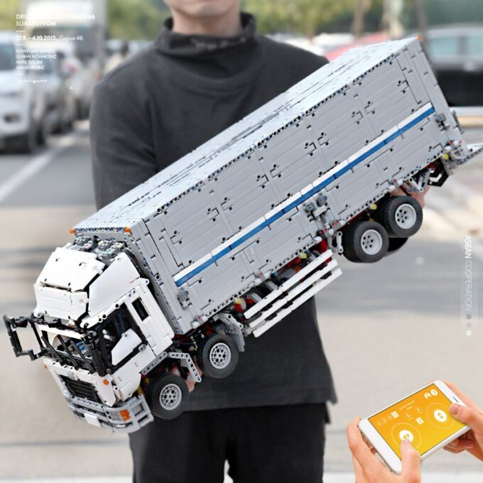 Mould King 13139 RC Wing Body Truck - Image 2
