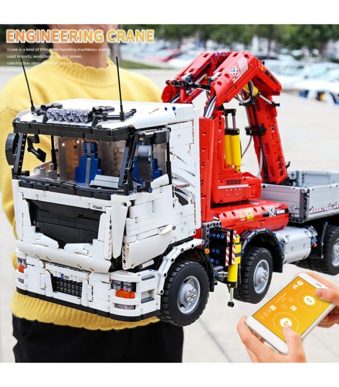 Mould King 19002 RC Pneumatic Crane Truck - Image 4