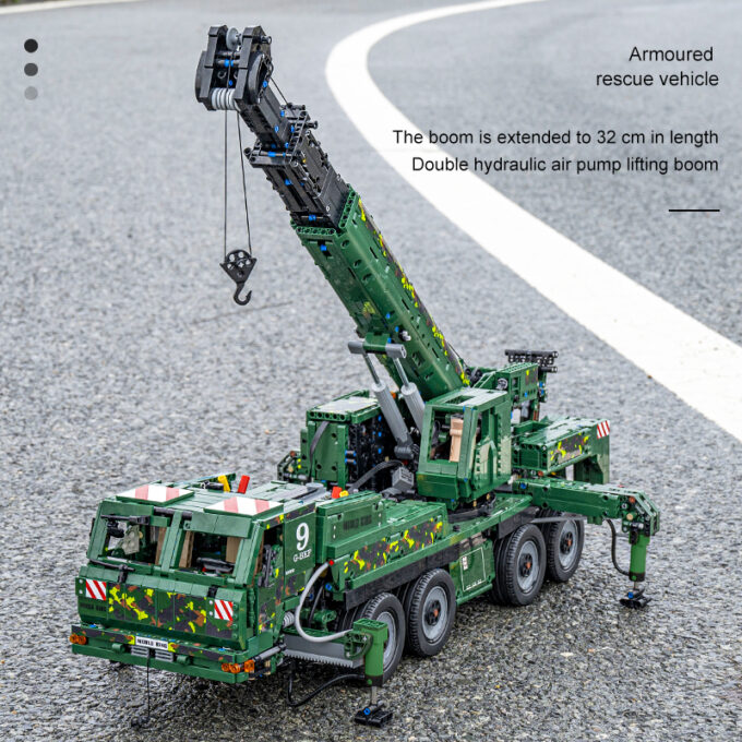 Mould King 20009 Armored Recovery Crane - Image 3