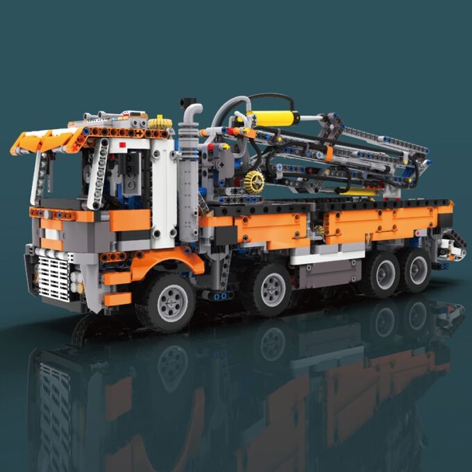 Mould King 19014 Heavy-Duty  Pneumatic Concrete Pump Truck - Image 4